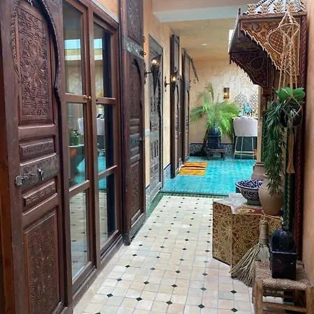 Agraba, 1001 Nights Lomm