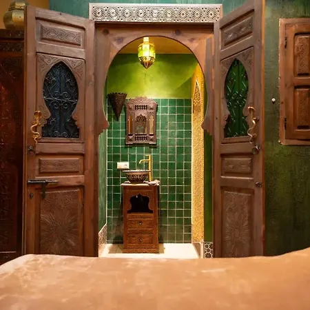 Agraba, 1001 Nights Lomm