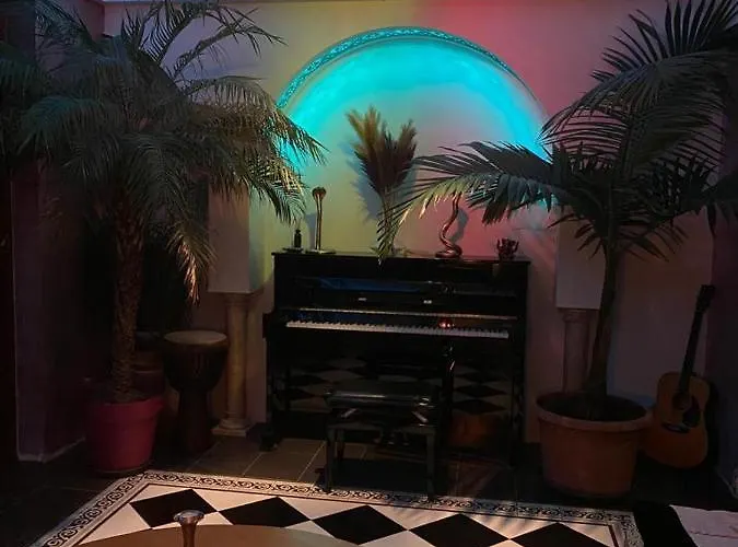 Alojamento de Acomodação e Pequeno-almoço Agraba, 1001 Nights Lomm